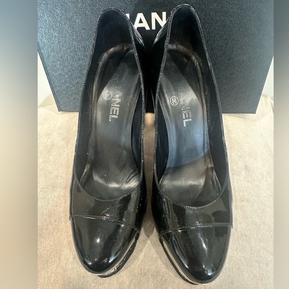 Authentic CHANEL Cap Toe Patent Leather Pumps |Retail $850 - Picture 6 of 9